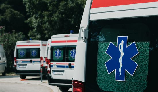 石城救护车转运病人过路高速收费吗？
